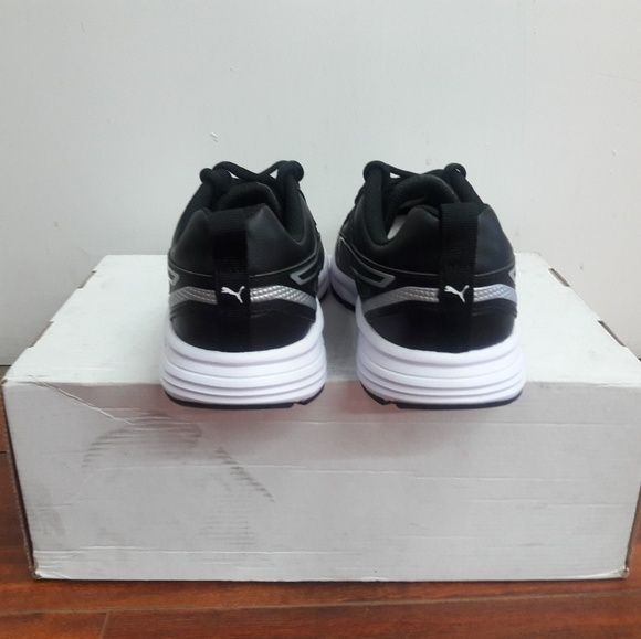 Puma - Picture 4 of 5